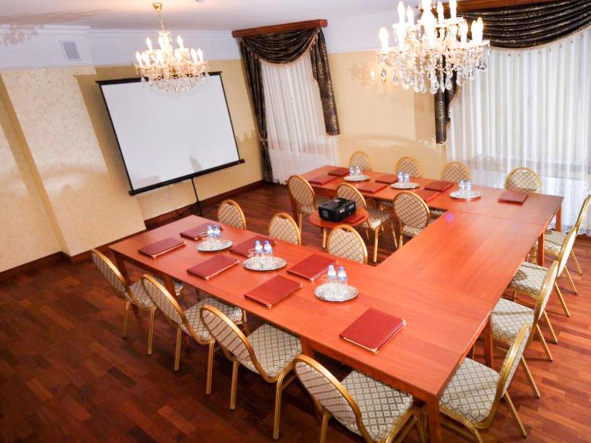 Hotel Korona Sandomierz Luaran gambar